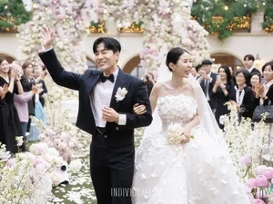 코요태 신지 결혼식 눈물바다…김종민·빽가 깜짝 축가 감동