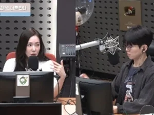'변요한과 신혼' 티파니 영, 뮤지컬 '유미의 세포들' 완벽 몰입