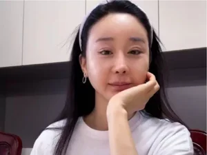함소원, 내리막길 주차 중 충돌 사고…골반 골절로 수술