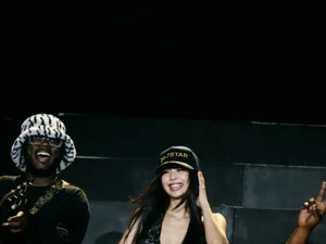 Jennie lands No. 5 on Billboard Hot 100 in the U.S., a solo milestone
