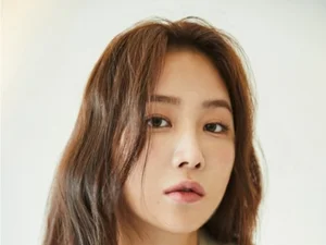 씨스타 출신 소유, 갑작스러운 부친상 비보… 장례는 비공개