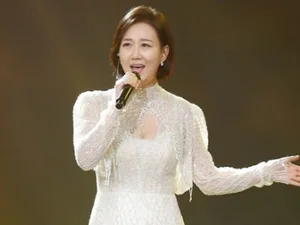 장윤정 떠난 티엔엔터, 사내이사 3인 횡령 정황에 주가 '하한가'