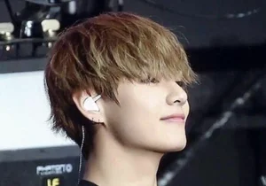 BTS V (Vũ) thừa nhận suy giảm thính lực khi đang thực hiện nghĩa vụ quân sự… “Hiện vẫn đang điều trị, đừng đem mình ra so với người khác—hãy tìm nhịp sống riêng”