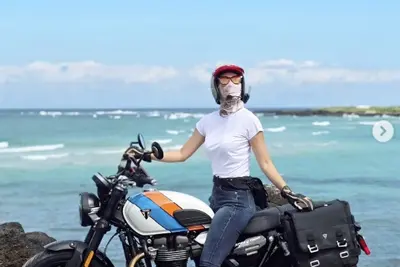 오정연, 트둥이와 함께 가을 제주 만끽... 바이크 라이딩 속 '자유분방+늘씬 뒤태' 매력