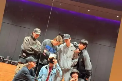 방탄소년단, 7인 완전체 연습실 포착... '군백기 끝' 컴백 기대감 속 논란 잠재울 '뭉클한 재회'