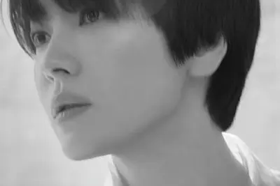 송혜교, 파격 숏커트 변신...여신 비주얼에 중성적 매력까지 넷플릭스 차기작 기대감 고조
