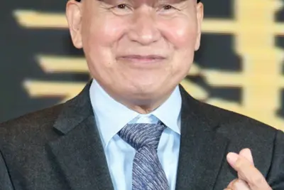 안성기, 심정지 위기 넘기고 심장 다시 뛰어… “고비 넘겼으나 아직 의식 불명”