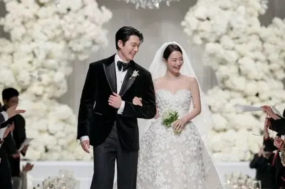 신민아♥김우빈, 결혼식 비하인드 공개 예식 내내 눈물 흘린 순정한 신부
