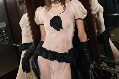 블랙핑크 리사, 골든글로브 애프터 파티서 파격 시스루 패션… 
