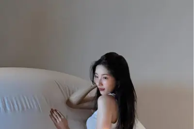 수지, 흰 티에 청바지만 입어도 화보… 이민정도 반한 독보적 비주얼 근황