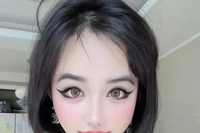 2NE1 박봄, 화려한 스모키 메이크업으로 전한 근황… 