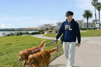신동, 106kg→97kg 감량 효과? 미국서 뽐낸 '날렵 턱선'