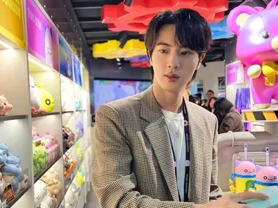 BTS Jin, Lotte World Maple Island Hadir…Karakter Versi Dunia Nyata