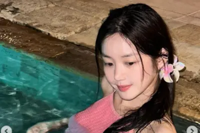 이유비, 발리 달군 핑크빛 수영복 자태…독보적 청순미