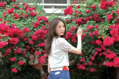 다비치 강민경, 청반바지 입고 뽐낸 이기적인 극세사 각선미
