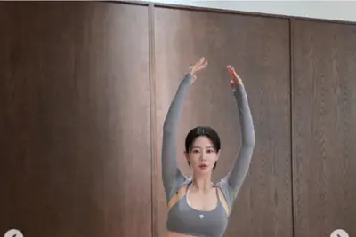 클라라, 필라테스로 뽐낸 완벽 레깅스 자태…이혼 후 근황