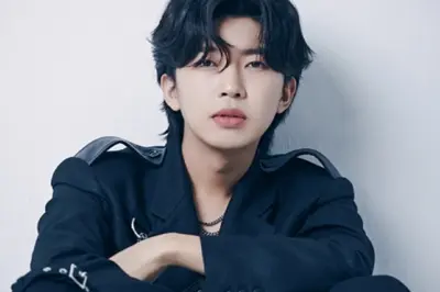 '국민 가수' 임영웅, 무명 딛고 쓴 기적의 프로필 총정리