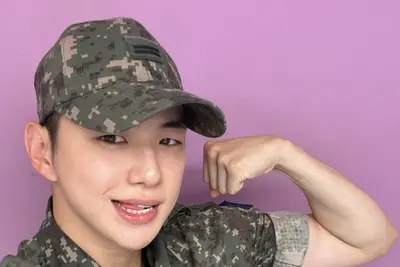 '상남자 변신' 강다니엘, 군 복무 중 벌크업 근황 공개