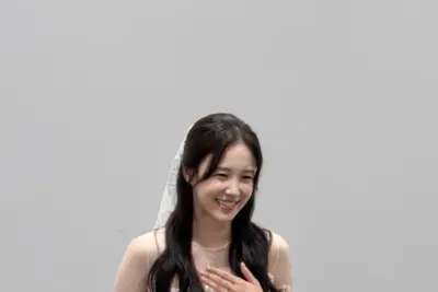 장예원, 깜짝 웨딩드레스 공개… 결혼설 해명 전말