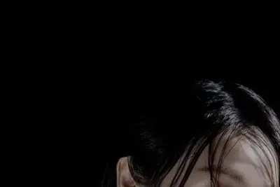 김연아, 파격 단발 변신…고혹미 넘치는 새 화보 공개