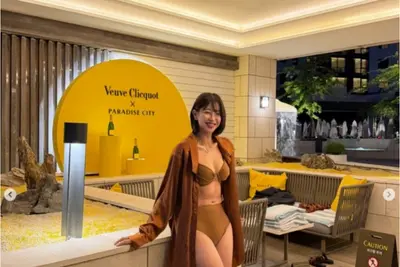 고원희, 호텔 수영장서 전한 근황… 단발머리 비키니 룩 