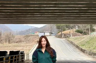 김혜수, 파격 가죽 미니스커트 패션 공개 