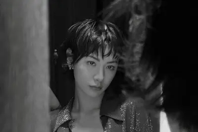 나나, 시스루 화보급 근황 공개…넷플릭스 '마데레사' 범죄심리학자 변신