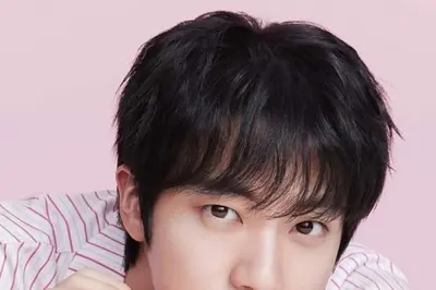 BTS Jin, nagdulot ng masayang sold-out frenzy sa Laneige sleeping mask; ipinamalas ang bagsik bilang global beauty ambassador
