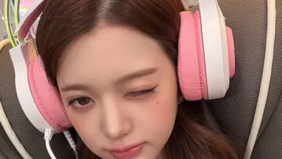 장원영, 핑크 헤드셋·윙크 근황… 월드투어 'SHOW WHAT I AM' 소식