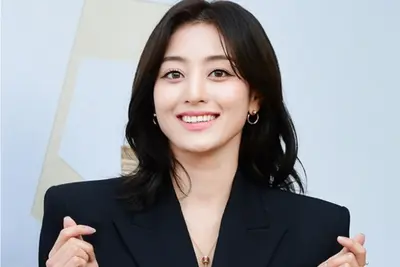 트와이스 리더 지효, '이밋하우스' 설립… 음악·콘텐츠 제작 전반 사업 확장 선언