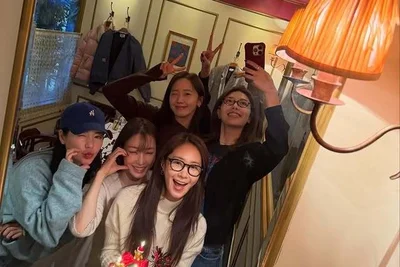 소녀시대, 유리 생일 맞아 깜짝 파티... 