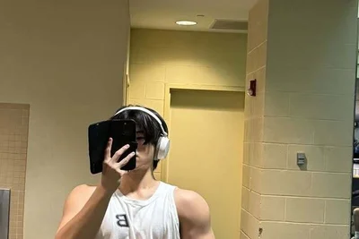 '아빠! 어디가?' 윤후, 폭풍 성장 근황... 익숙한 얼굴에 반전 '근육질 몸매' 과시