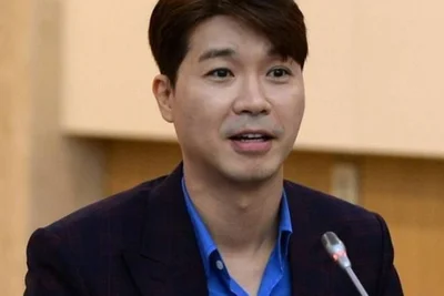 박수홍 출연료 횡령 친형, 항소심서 징역 3년 6개월 선고 법정구속