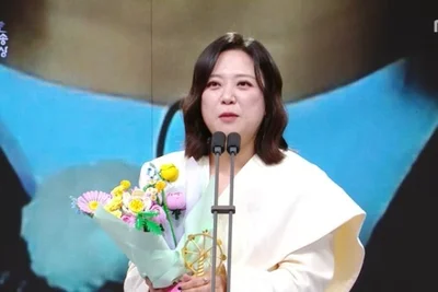 김숙, ‘2025 MBC 연예대상’ 최우수상 영예… “데뷔 30주년 최고의 선물”