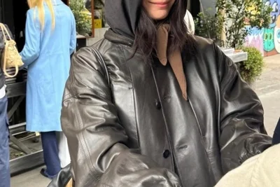 キム・ウビンとシン・ミナ、スペインの新婚旅行をキャッチ… シミラールックでショッピングを楽しむ美男美女