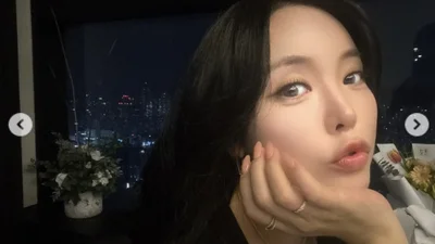 홍진영, 밤하늘 아래 물오른 미모 공개… 