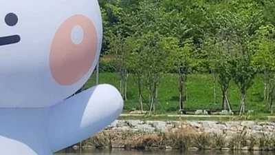 송선미, 베를린서 홍상수와 포착… '김민희 득남' 이후 근황