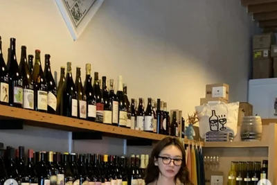 다비치 강민경, 초미니 스커트로 완성한 완벽 각선미… 