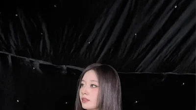 ティアラのジヨン、金色のチューブトップを着て「リズ更新」…人形そのもの