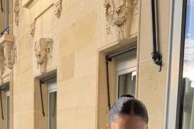 블랙핑크 제니, 샤넬 쇼 압도한 파격 전신 망사룩