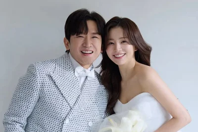 이민우 9첩 코스 초호화 결혼식…비는 '김태희 생일' 불참