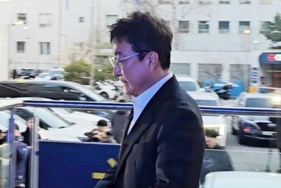 배우 이재룡, 음주 뺑소니에 '술타기'까지…검찰 송치