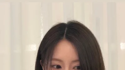 Hyomin Shows Off a Daring Lingerie-Style In-Flight Look in a Bold Set… “Wife of a Newlywed Home Worth 10 Billion Won” Flaunts Her Fashion