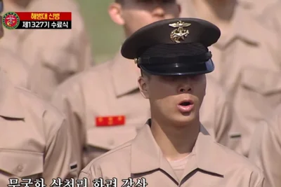 정동원, 까맣게 탄 얼굴…늠름한 해병대 수료식 포착