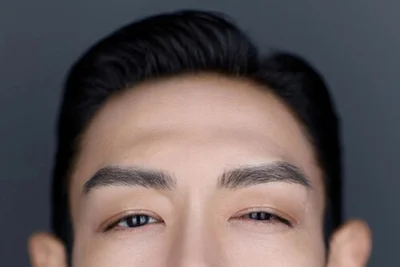 Sự trở lại sau 13 năm… T.O.P (BigBang) phát hành album solo chính quy đầu tiên “Đa góc nhìn”