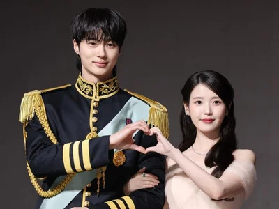 아이유·변우석, '21세기 대군부인'으로 10년 만의 재회… 