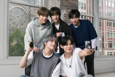 Tomorrow X Together, màn comeback đầu tiên sau khi gia hạn hợp đồng toàn bộ… Câu chuyện tình yêu da diết trong diện mạo mới