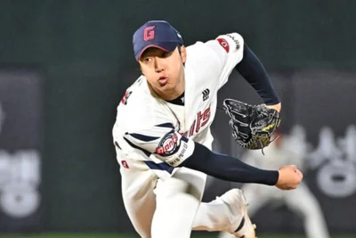 롯데 최충연, 여성 팬 '외모 비하' 막말 파문…음주운전 이어 또