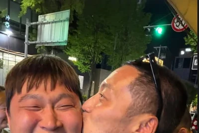 스윙스 볼에 뽀뽀한 변요한…'타짜4' 캐스팅 비하인드 화제