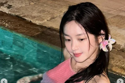이유비, 발리 달군 핑크빛 수영복 자태…독보적 청순미